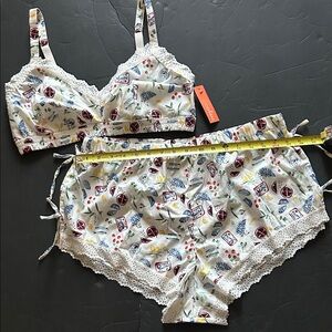 NWT Colsie White Multicolor Patterned Women's Pajama Set